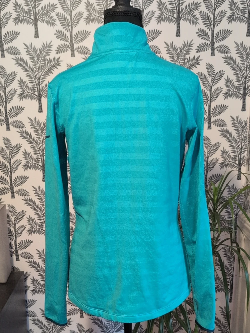 Nike lightweight lightly